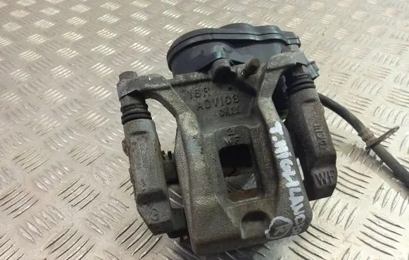 Toyota Highlander XU70 Rear brake caliper