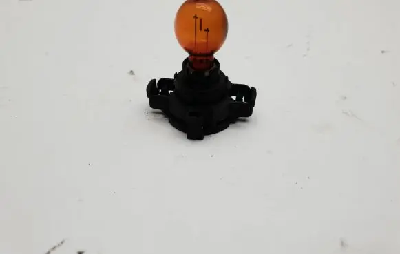 BMW 5 F10 F11 Headlight/headlamp bulb L315BK