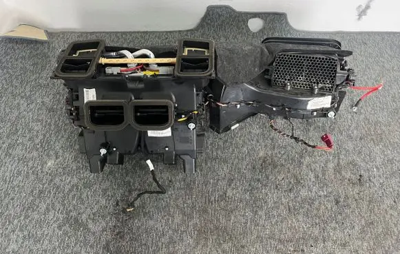 Mercedes-Benz C W204 Interior heater climate box assembly 124TY