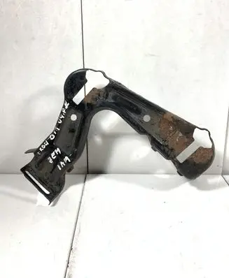 Skoda Octavia Mk2 (1Z) Headlight/headlamp mounting bracket 1Z0805071A