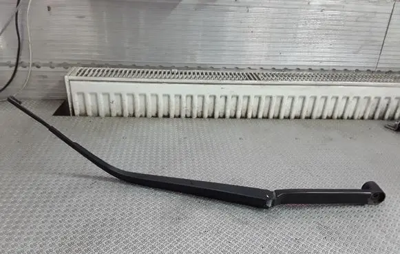 Mitsubishi Lancer X Front wiper blade arm