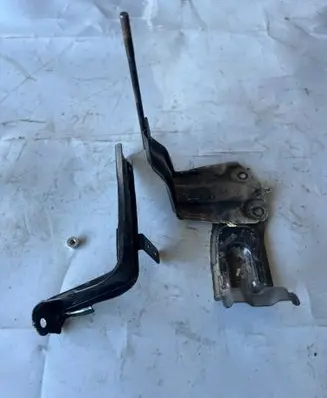 Toyota Prius (NHW20) Battery bracket 