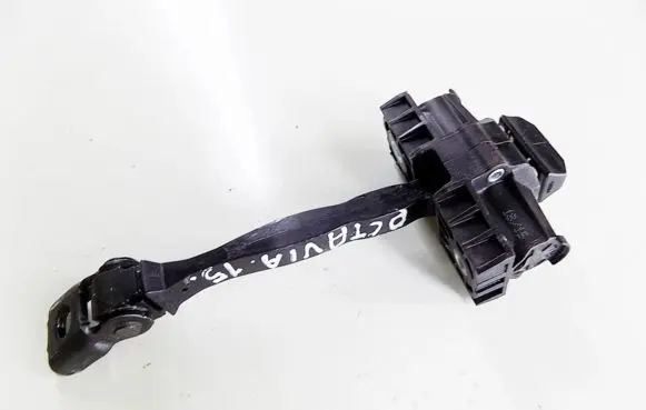 Skoda Octavia Mk3 (5E) Rear door check strap stopper