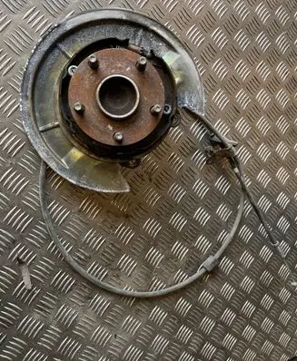 Toyota Corolla Verso AR10 Rear wheel hub