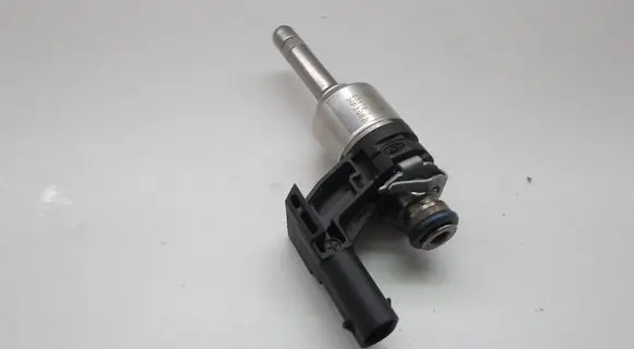 Volkswagen Cross Polo Fuel injector 03F906036B CBZ