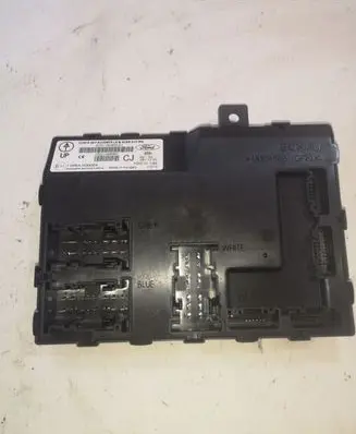 Ford Fiesta Comfort/convenience module 8V5115K600CJ 030214595801 116RA000084