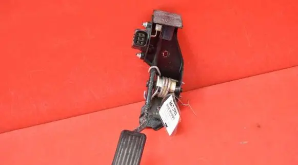 Toyota Avensis Verso Accelerator throttle pedal