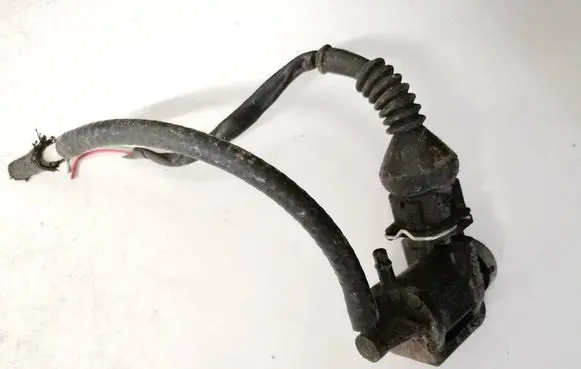 Audi A4 S4 B5 8D Turbo solenoid valve 1j0906283a