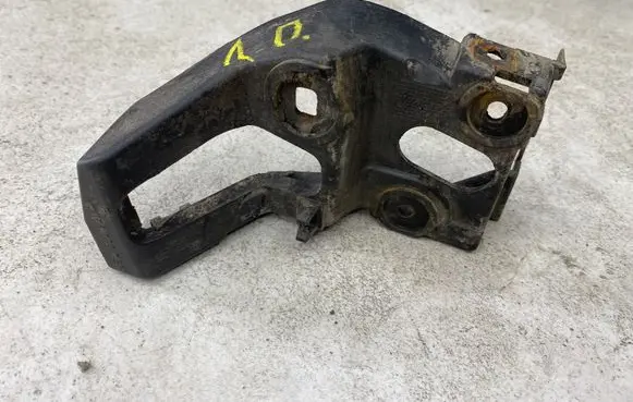 Audi A4 S4 B7 8E 8H Fender mounting bracket 8E0853921D