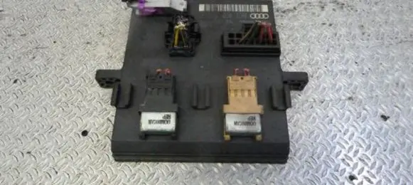 Audi A4 S4 B6 8E 8H Light module LCM 8E0907279E