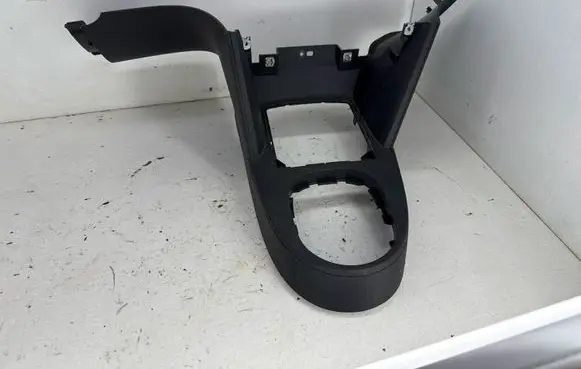 Volkswagen Touran I Gear shifter surround trim plastic 1T1863475B