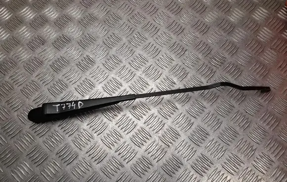 Mercedes-Benz S W126 Front wiper blade arm