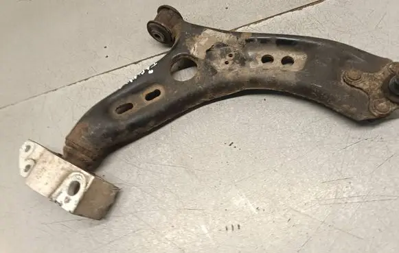 Volkswagen Tiguan Front lower control arm/wishbone