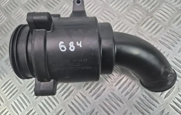 Mercedes-Benz C W203 Air intake hose/pipe A6421400687