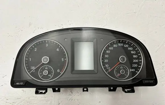 Volkswagen Touran II Speedometer (instrument cluster) 1T0920875J