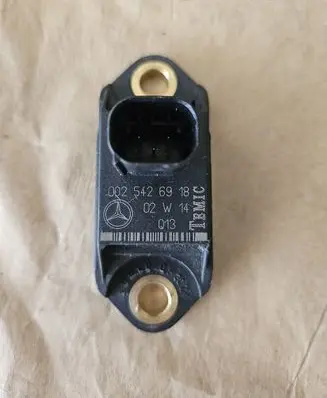 Mercedes-Benz SL R230 Airbag deployment crash/impact sensor 0025426918