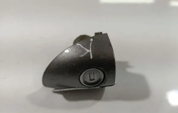 Mercedes-Benz A W169 Front door lock (next to the handle) 