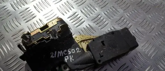 Mitsubishi Carisma Front door lock
