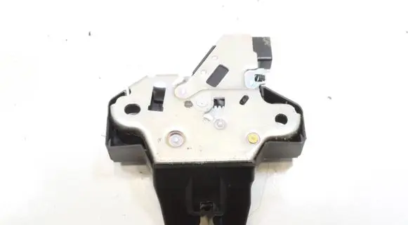 Toyota Avensis T270 Tailgate/trunk/boot lock/catch/latch