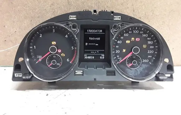Volkswagen PASSAT B7 Speedometer (instrument cluster) 3AA920870J
