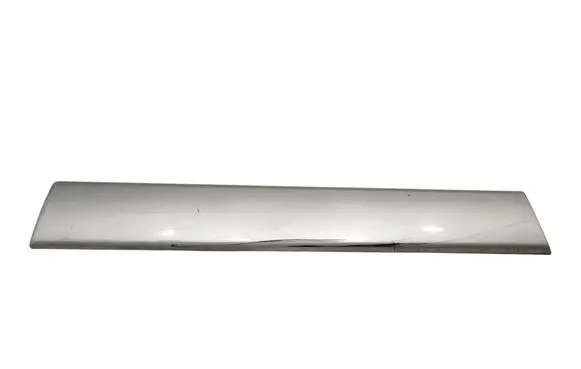 Opel Vivaro Front door trim (molding) 828200114R