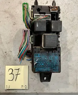 Mitsubishi Carisma Fuse box set MR318828