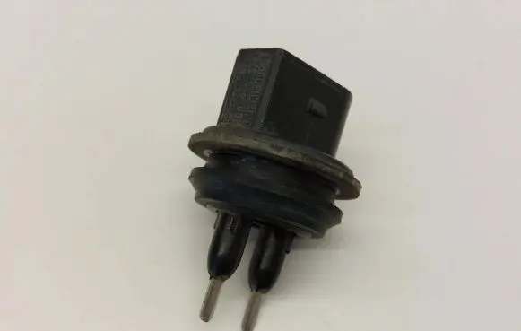 Seat Leon (1P) Windshield washer fluid level sensor ZM0919376