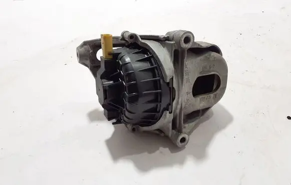 Engine mount bracket