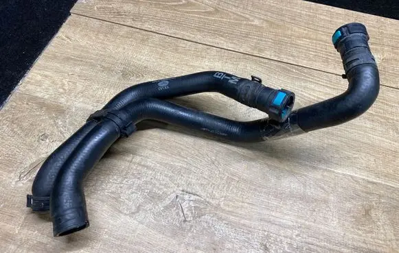 Land Rover Range Rover Sport L494 Engine coolant pipe/hose CPLA18B402HC