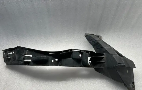 Volkswagen Touareg I Front bumper mounting bracket 7L6807184d