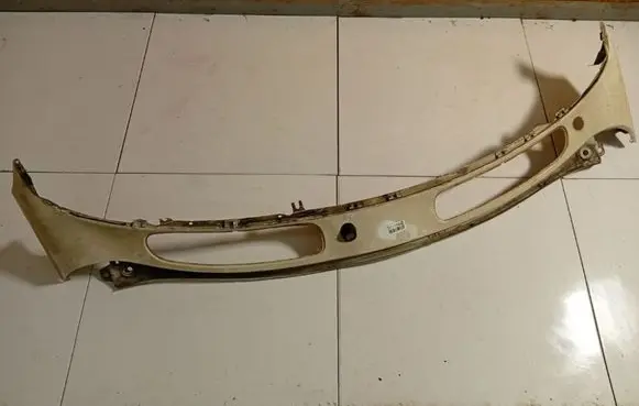 Mini One - Cooper R50 - 53 Wiper trim 