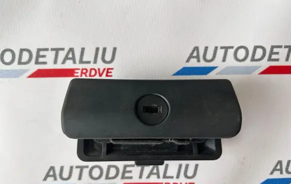 BMW X5 E53 Glove box handle 8163017 8163018