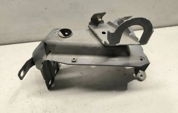 Porsche Cayenne (9Y0 9Y3) Fender mounting bracket 9Y0821264