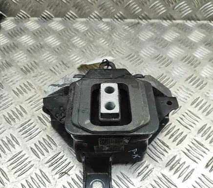 Hyundai Tucson TL Engine mount bracket 21830D3100