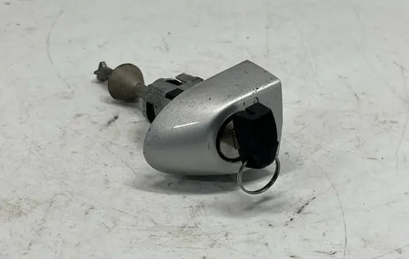 BMW 1 E81 E87 Front door lock (next to the handle) 7161429 51217161429