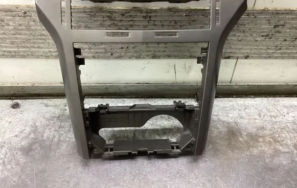 Opel Astra H Radio/GPS head unit trim 13141085 13141091 331985437