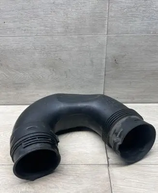 Volkswagen Golf Plus Air intake duct part 1K0129618BQ
