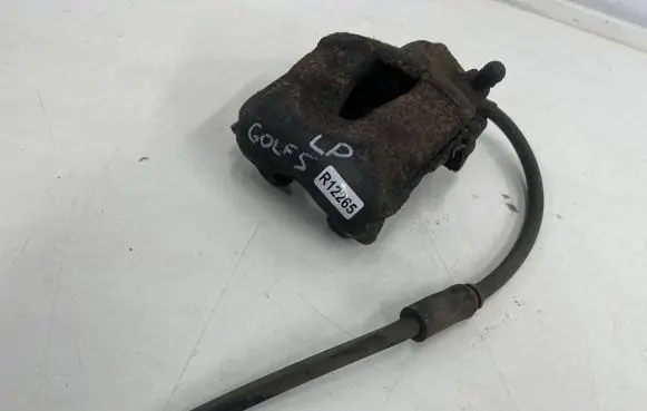 Volkswagen PASSAT B6 Front brake caliper