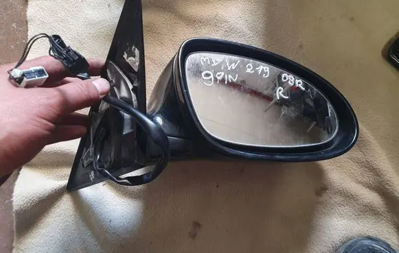 Mercedes-Benz CLS AMG C219 Front door electric wing mirror 