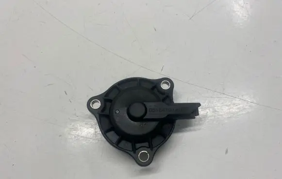 Dodge Challenger Camshaft vanos timing valve 05184101AG
