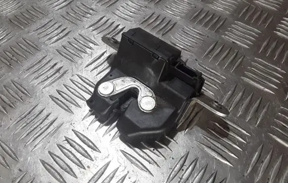 Opel Corsa D Tailgate/trunk/boot lock/catch/latch 55701971