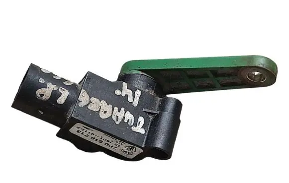 Headlight/headlamp level sensor