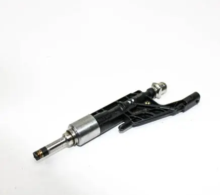 BMW X1 F48 F49 Fuel injector 8625396
