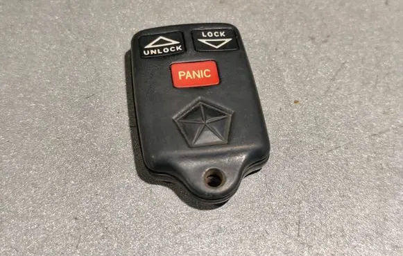 Chrysler Voyager Ignition key/card 4686076
