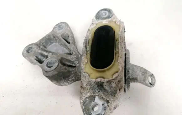 Chevrolet Cruze Engine mount bracket 13248547
