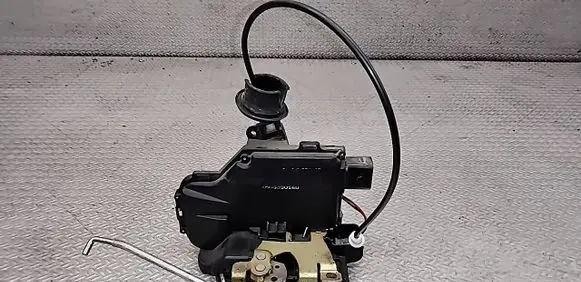 Audi A4 S4 B6 8E 8H Rear door lock 4B0839016D