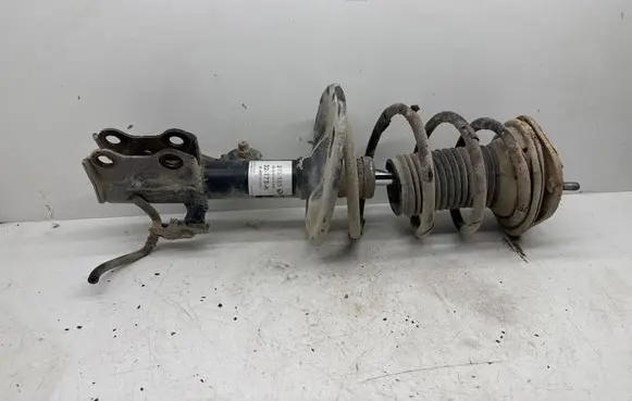 Toyota Avensis T270 Front shock absorber with coil spring 315186 824903011412 32t73a