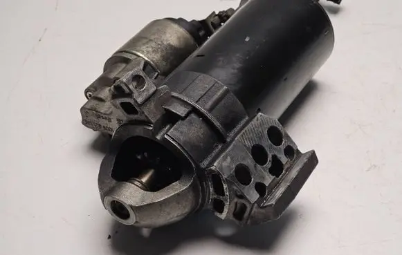 BMW 5 F10 F11 Starter motor 7801203 1005841139 20101206