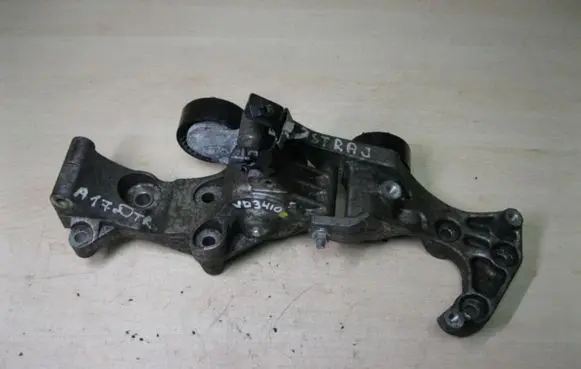 Opel Astra J Engine mounting bracket 55565570 VD3410