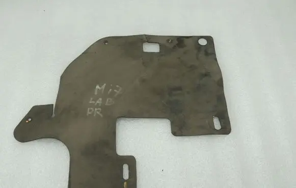 Mitsubishi L200 Front wheel arch liner splash guards MR494246